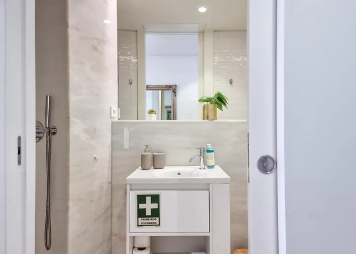 Inspiring Center 1 Bedroom With A View